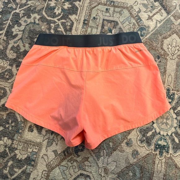 Nike Dri-Fit Women’s Athletic Running Shorts with Built in Spandex Small - Picture 4 of 10